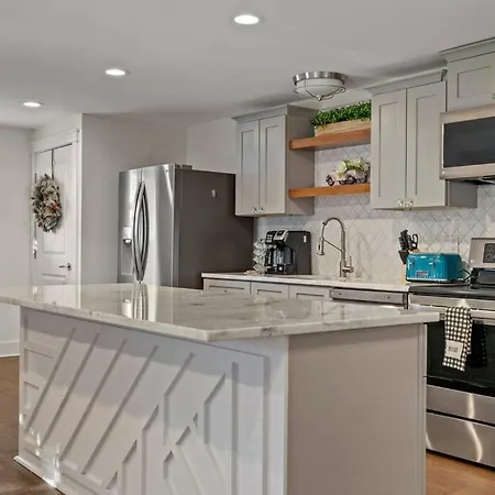 Beautiful South Charlotte Gem Villa
